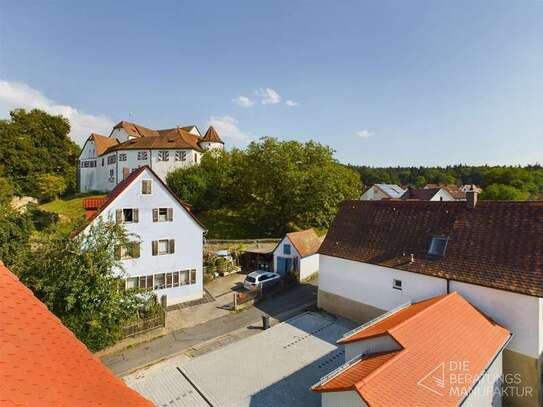 Moderne 3-Zimmer Dachgeschosswohnung direkt am Schloss