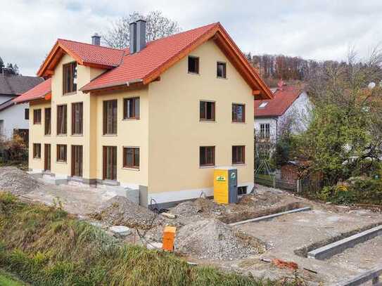 Neubau Erstbezug! Energieeffizientes Reiheneckhaus in zentraler Lage (H1)