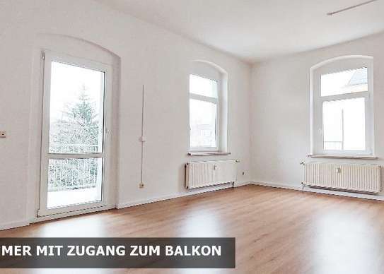 große 2-Raum Wohnung mit Balkon und Stellplatz