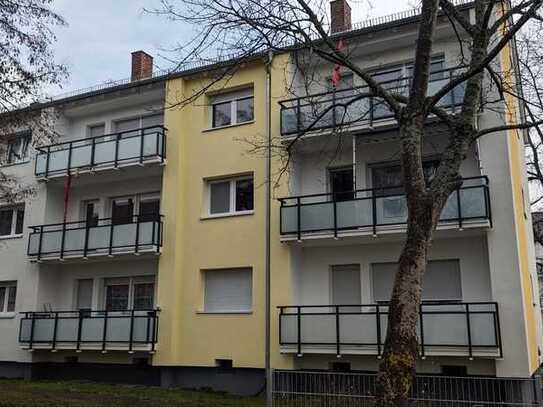 Renovierte 3 Zimmer-Whg. mit Balkon