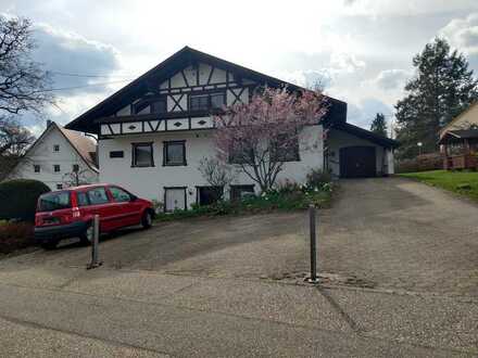 Ansprechende 5-Zimmer-EG-Wohnung mit Balkon und EBK in Loßburg