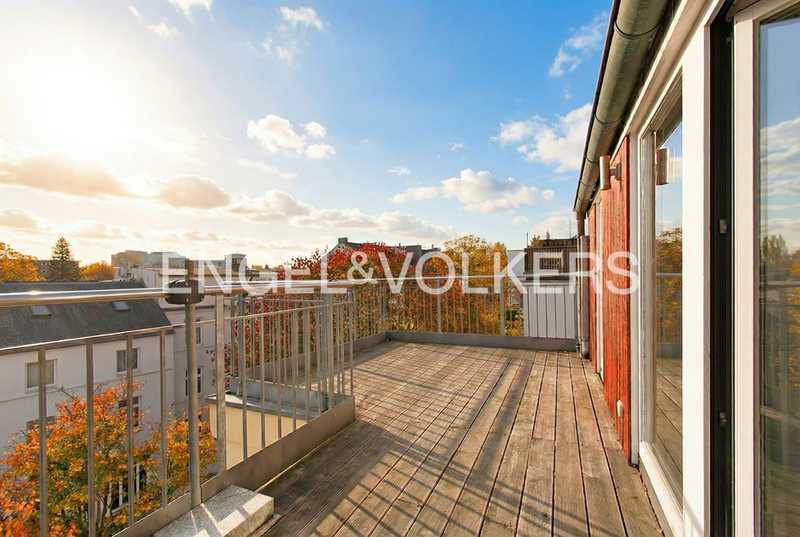 Großzügige Endetage mit Wasserblick!