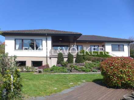 Wundervoller Winkelbungalow mit großem Grundstück und herrlichem Blick über die Alb