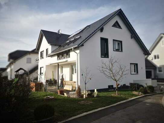 Saniertes Einfamilienhaus mit Einliegerwohnung im traumhaften Ort Steinberg am See