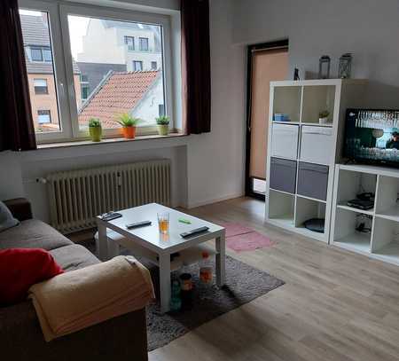 Geschmackvolles möbliertes Appartement mit Balkon und Einbauküche in Köln Niehl