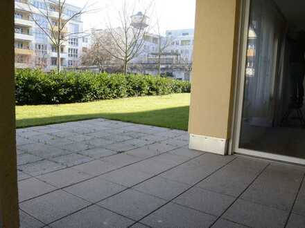 Exklusive 3-Zimmer-Wohnung mit Terrasse in großer Gartenlandschaft