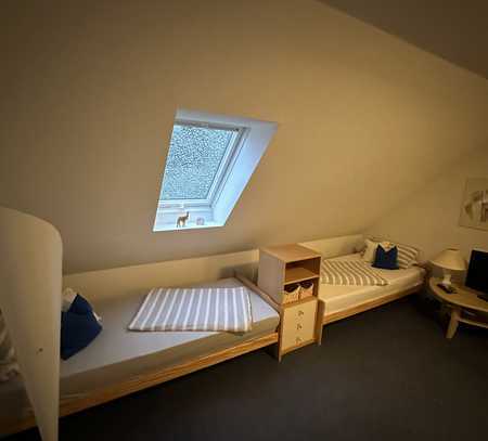Pauschalmiete! Möbliertes 1-Zimmer-Apartment mit Tageslicht-Duschbad und Pantryküche in Strandnähe