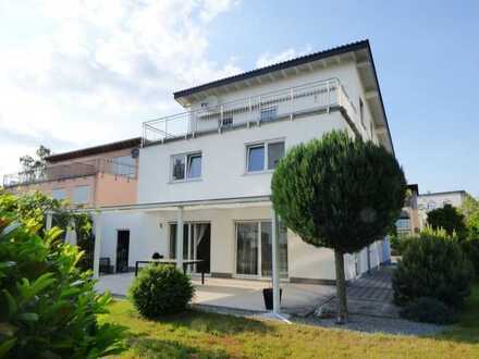 Luxus - großzügiges Einfamilienhaus (freistehend) in Uniwohngebiet 681qm