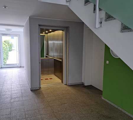 Möblierte 2-Zimmer-Wohnung 61qm 2.OG in Puchheim mit innenliegendem Süd-West-Balkon