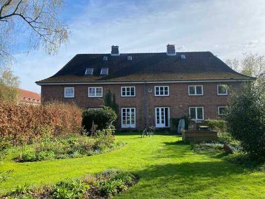 Charmantes Reihenmittelhaus mit Charakter und großem Garten zentral gelegen