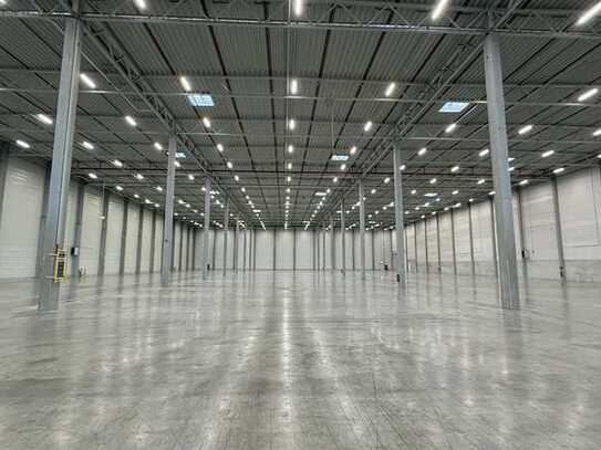 11.000 m² Logistikfläche, teilbar ab 4.500 m² | kurzfristig verfügbar