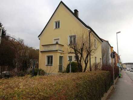 PFARRKIRCHEN: Verträumtes Schmuckkästchen mit Garten in Bestlage