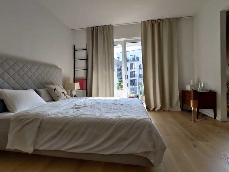 Neue Mitte Altona: Schöne möblierte 3-Zimmer-Wohnung mit zwei Balkonen