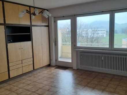 Sanierte Wohnung mit einem Zimmer sowie Balkon und EBK in Gersfeld (Rhön)