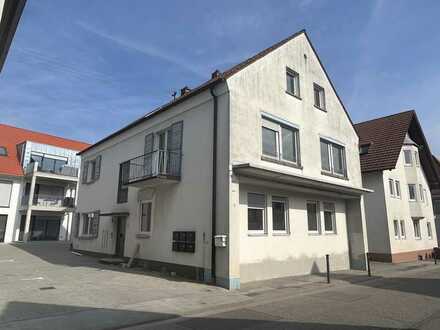 Renovierte 5-Zimmer Wohnung / 92 m² / Stellplatz