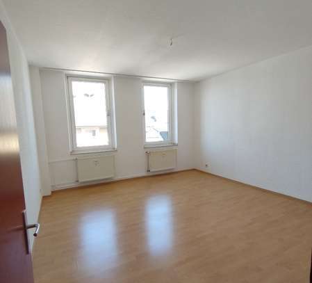 zentral | Balkon | renovierte große 3-Raum-Wohnung