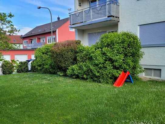 Attraktive und gepflegte 4-Raum-EG-Wohnung mit Terrasse in Obertraubling