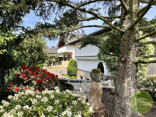 DIE Familien- RESIDENZ ** ZWEI FREIstehende Häuser auf einem Grundstück ** PLUS idyllischem Garten**