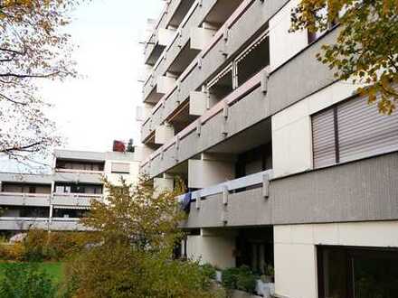 Helle 117m² große 4,5 Zimmer-Wohnung mitten in Waiblingen mit Indoorpool (25 Meter Becken) und Sauna
