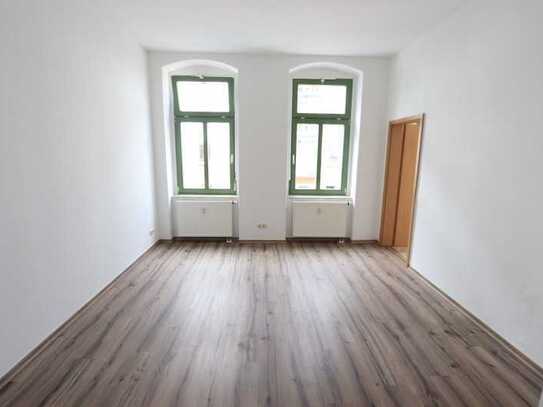 MODERNES LAMINAT + NAHE ZENTRUM + GUTE PARKMÖGLICHKEITEN