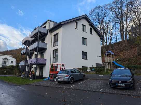 ab 01.08.: 3ZKB Wohnung mit Balkon in Neubau (2020), neue Wärmepumpe, Fußbodenheizung