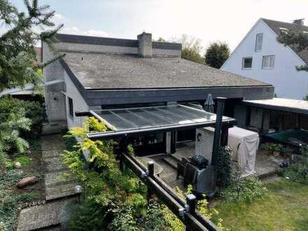 Kirchrode: Architektenbungalow mit ausgebautem Keller und Garage in Toplage Nähe Vinzenzkrankenha...