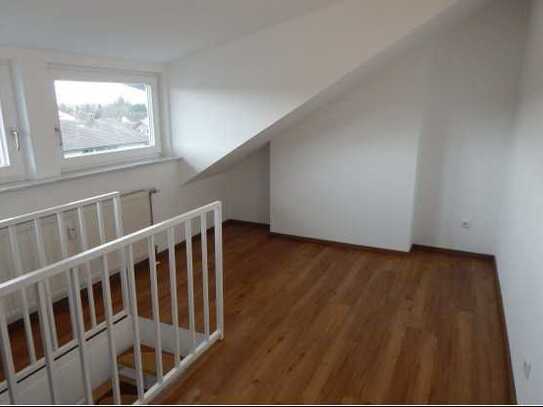 Geschmackvolle, neuwertige 2-Zimmer-Maisonette-Wohnung mit geh. Innenausstattung mit EBK