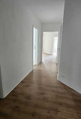 Schöne 4 Zimmer Etagen Wohnung in Wörrstadt in Feldrand Lage zu vermieten.