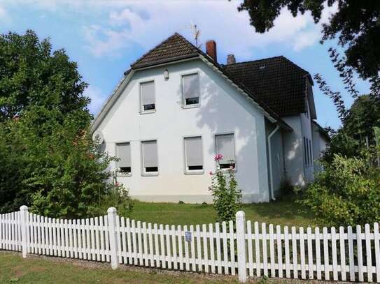 Geräumiges Landhaus mit Pferdeboxen in Garbsen