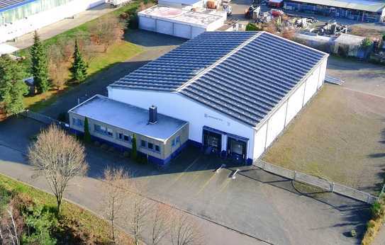 Bsp. Lagerhalle / Produktion o.ä. mit Bürogebäude und Garage inkl. PV 66,65 kWp