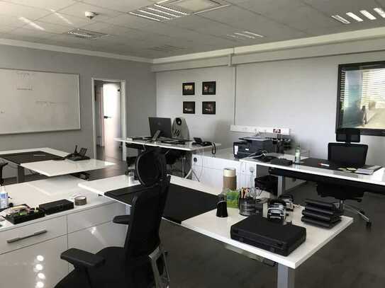 Attraktive Büroräume, sowie Lager/Produktionhallen incl. Nebenräume