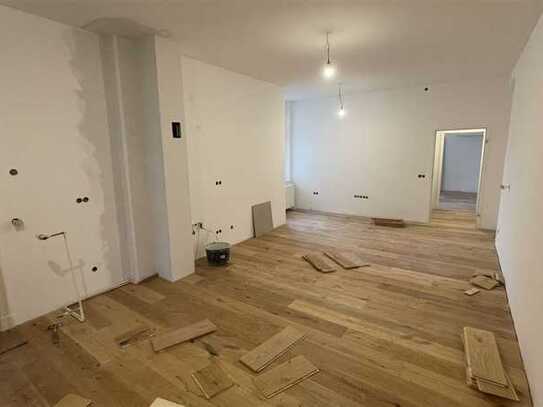 ERSTBEZUG NACH MODERNISIERUNG*3 ZIMMER* BALKON*NAHE S OSTKREUZ & NAHE BOXHAGENER PLATZ