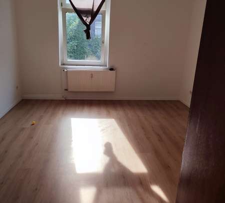 3 Zimmer in der 1. Etage * Bornstr. 28 *