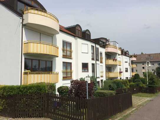 Sonnige 2-Zi.-Erdgeschosswohnung mit Gartenterrasse u. Gartenanteil