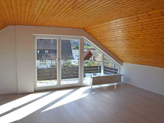 Nette 2-Zi.-Dachgeschoßwohnung in ruhiger Wohnlage von Grunbach