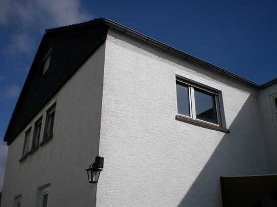 Schönes, helles Zimmer (21 m², 3 Fenster, 2 Heizkörper) in einer WG