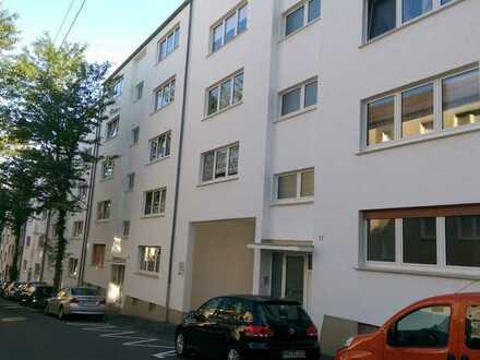 Renovierte Wohnung 3 1/2 Zimmer (K/D/B) mit Balkon, Nähe Allg. Krankenhaus und Stadtgarten