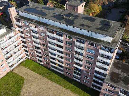 Krupunder Ring: 3-Zi.-ETW, 5.OG , EBK, Vollbad, West-Balkon, Stlpl. € 225.000,-