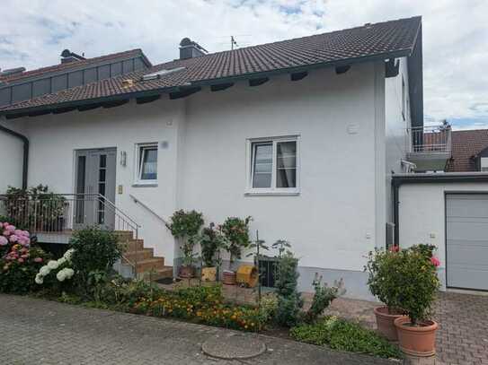 Mit zwei Wohnungen - Doppelhaushälfte in Baar-Ebenhausen