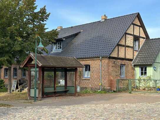 Carwitz - Gewerbe und Wohnen in landschaftlich schönster Lage in der Feldberger Seenlandschaft