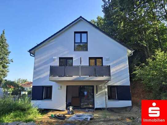 Neubau - Erstbezug mit Blick in die Natur