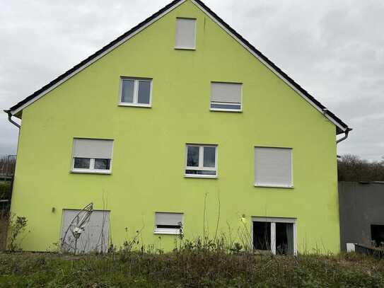 Vielseitiges Mehrgenerationenhaus mit modernster Technik und großzügigem Grundstück.