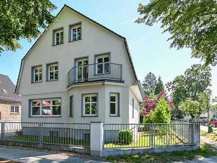 ATTRAKTIVES EINFAMILIENHAUS - MIT GARAGE UND SCHÖNEM GARTEN