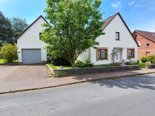 Ihr neues Zuhause: Ruhige Lage, großes Grundstück, Fernblick inklusive!