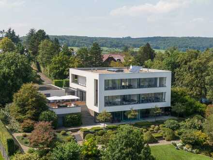 Exklusive Villa mit ca. 833m² WFL, Panoramablick und luxuriöser Ausstattung, Grundstück 4.155m²