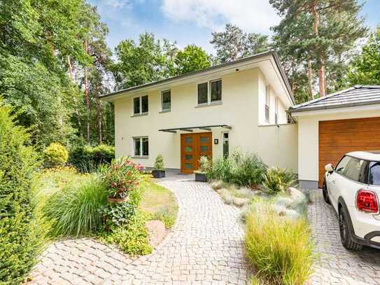 Exklusive Stadtvilla mit parkähnlichem Garten in Kleinmachnow