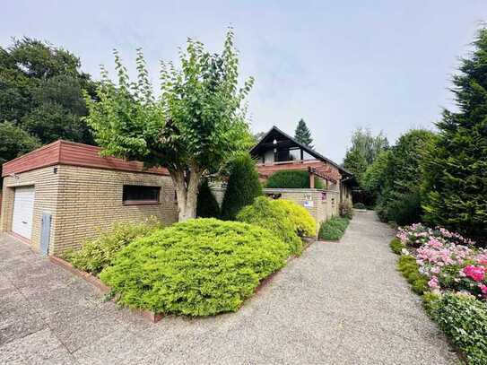 Ein-/Zwei Familienhaus mit traumhaften Garten, Pool, Sauna in Waldrandlage in Ehmen