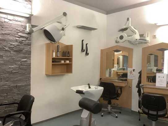 eingerichteter Friseursalon in zentraler Lage (mit geringer Investition sofort starten!)