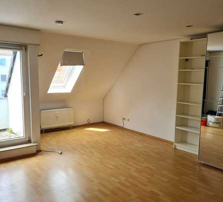 Helle 1 Zimmerwohnung mit Balkon 3. OG