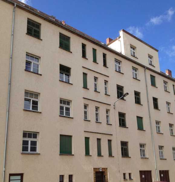 **HELLE 3-RWG** Tageslichtbad mit Wanne **WE 13**